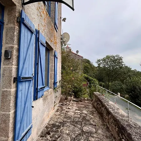 Vakantiehuis Les Pieds Dans L'eau 10 Min Du Puy Du Fo Treize-Vents